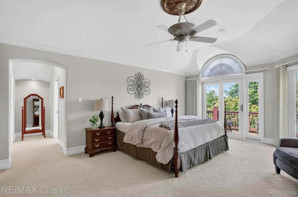 2360 Private Drive Lake Angelus City, MI 48329