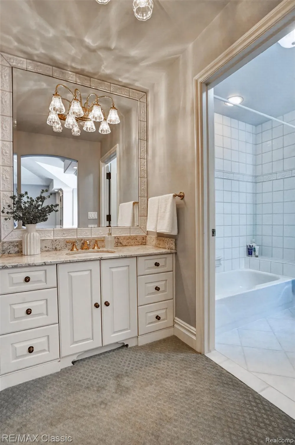 2360 Private Drive Lake Angelus City, MI 48329