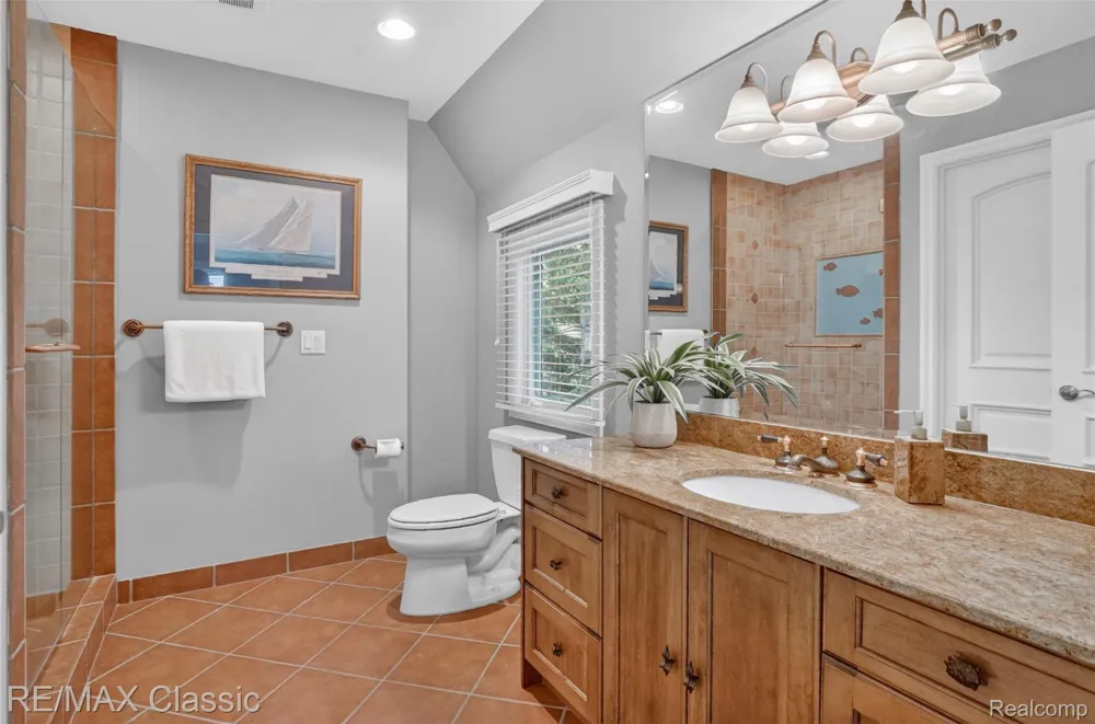 2360 Private Drive Lake Angelus City, MI 48329