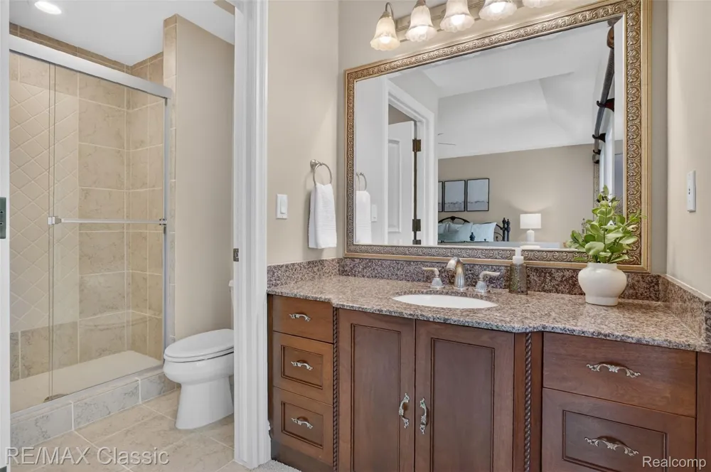 2360 Private Drive Lake Angelus City, MI 48329