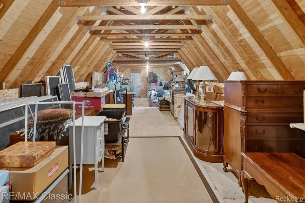 2360 Private Drive Lake Angelus City, MI 48329