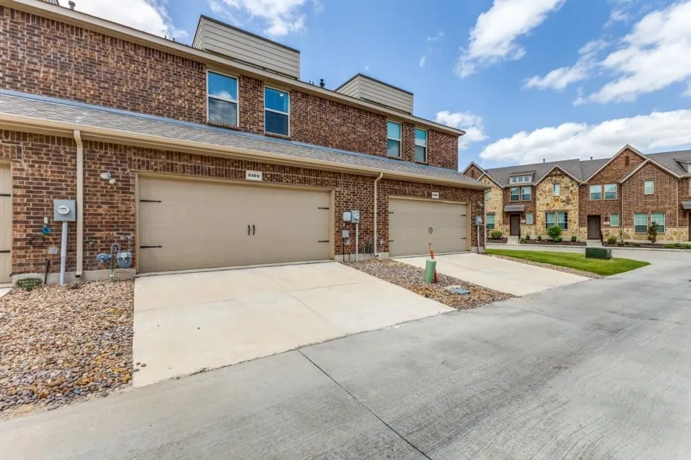 2104 Steer Creek Place Mesquite, TX 75149
