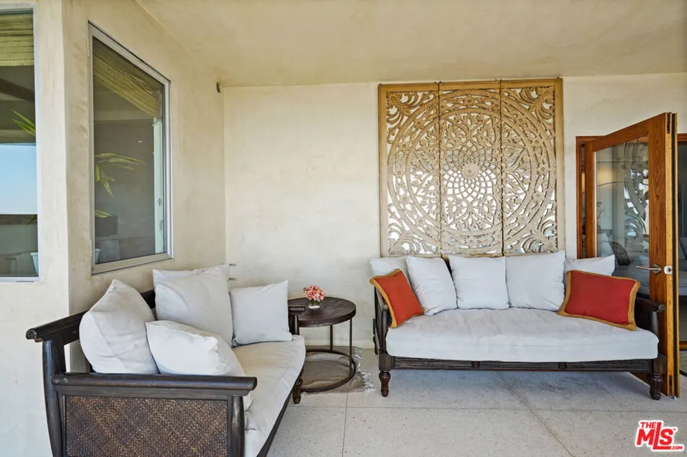 18101 COASTLINE DRIVE Malibu, CA 90265
