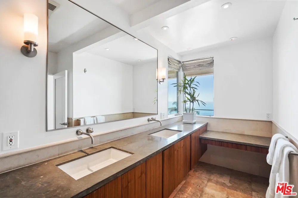 18101 COASTLINE DRIVE Malibu, CA 90265