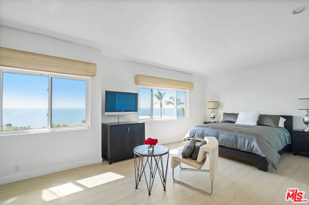 18101 COASTLINE DRIVE Malibu, CA 90265