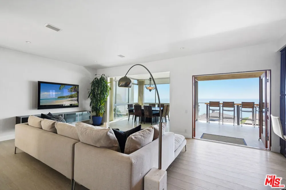 18101 COASTLINE DRIVE Malibu, CA 90265