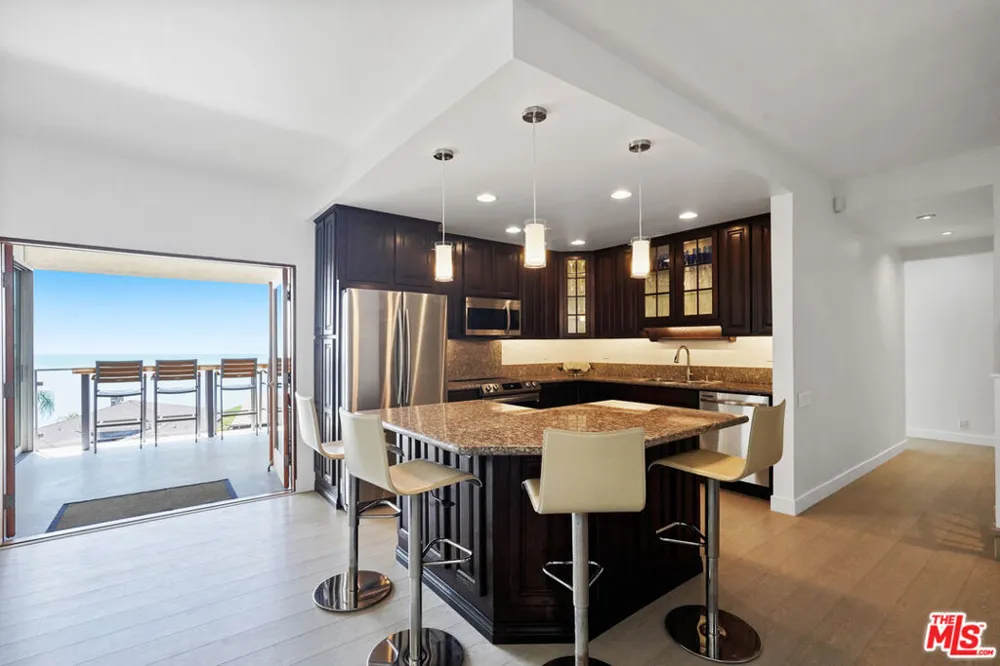 18101 COASTLINE DRIVE Malibu, CA 90265