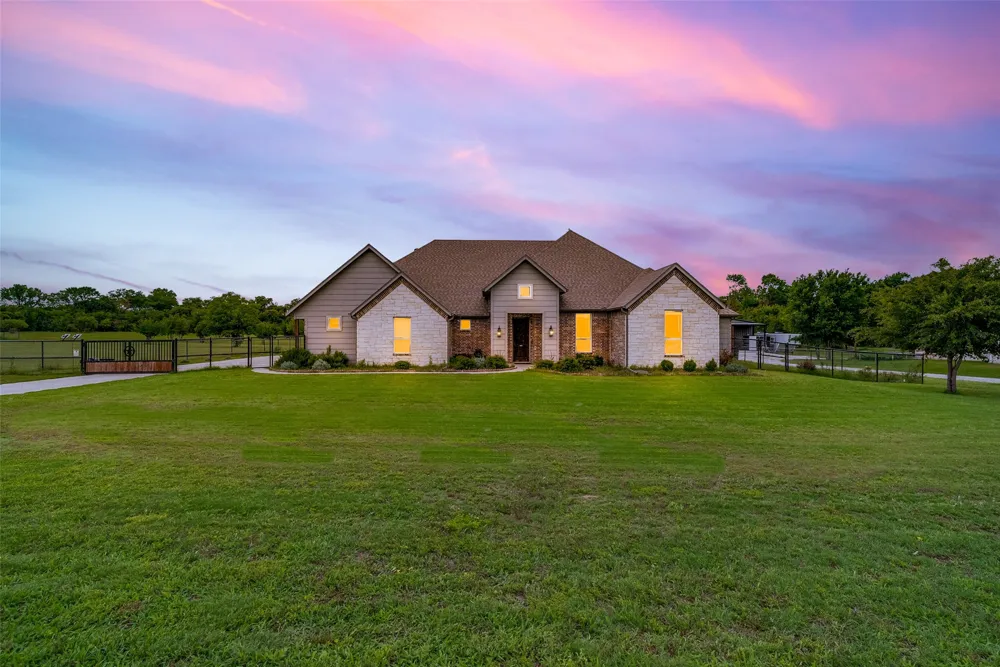 1013 Finney Drive Weatherford, TX 76085
