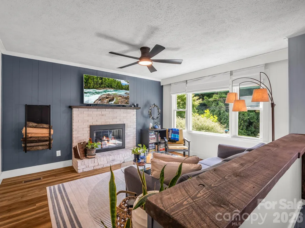 395 E Howard Street Tryon, NC 28782