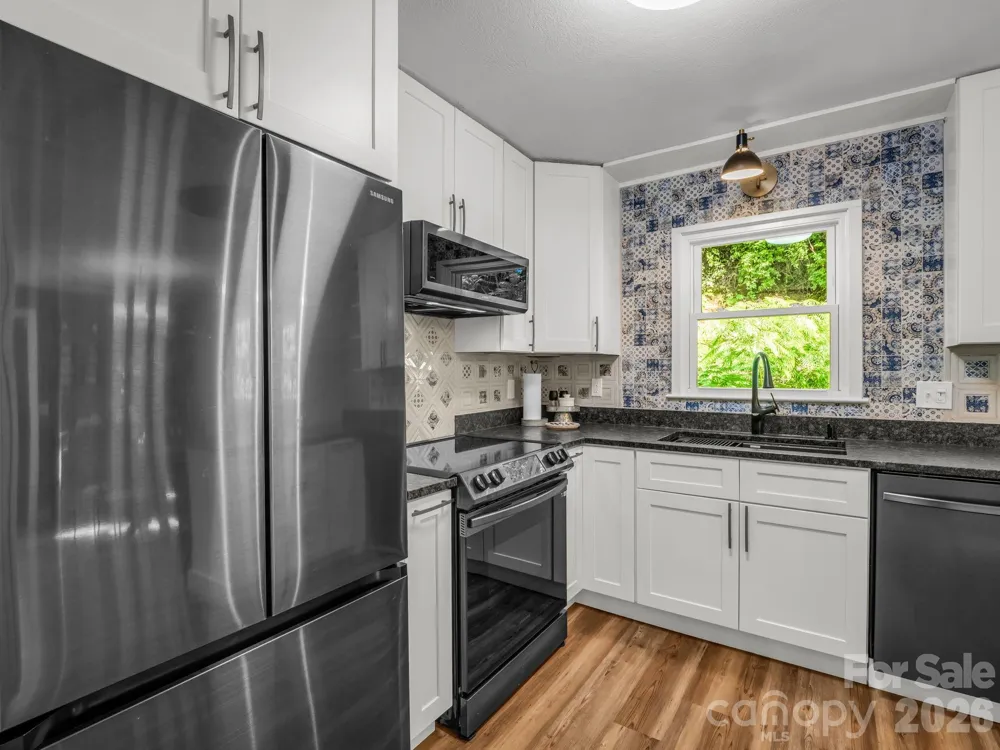 395 E Howard Street Tryon, NC 28782