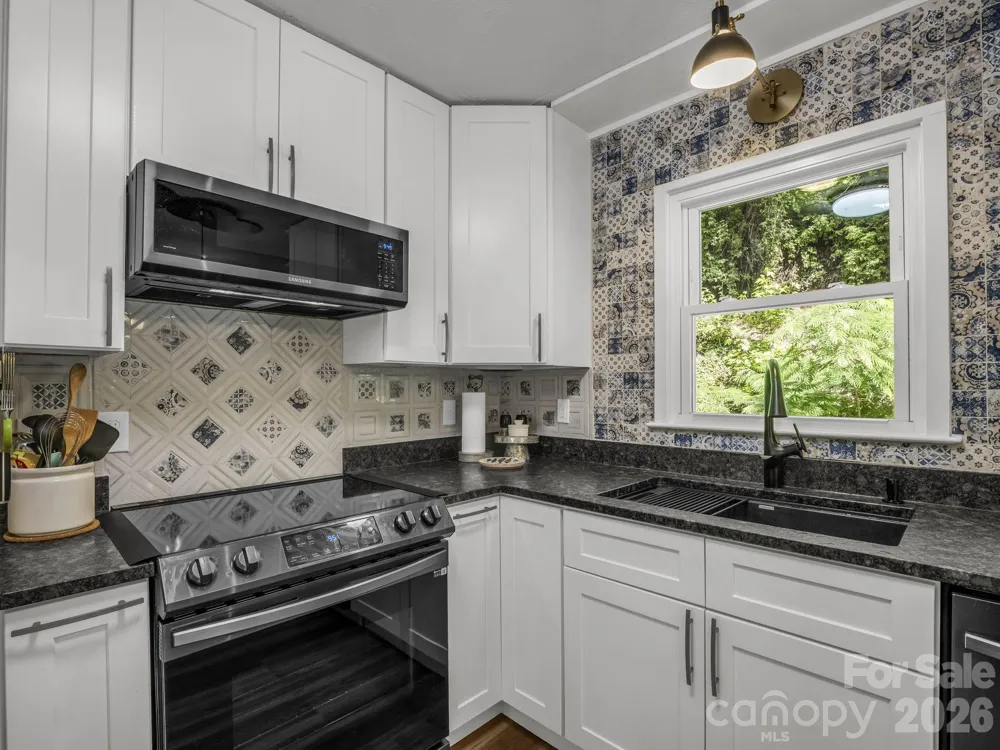 395 E Howard Street Tryon, NC 28782