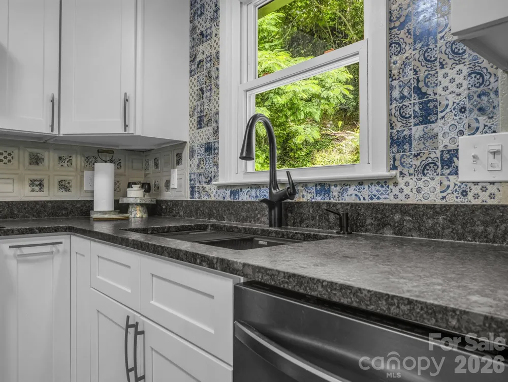 395 E Howard Street Tryon, NC 28782