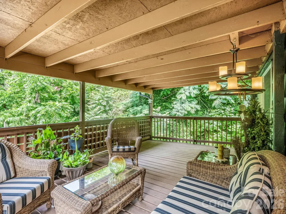 395 E Howard Street Tryon, NC 28782