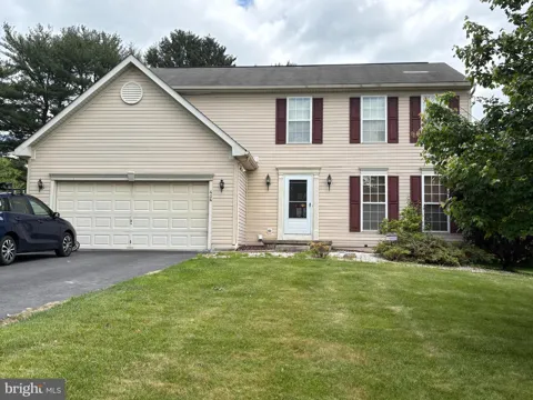414 FLAGSTONE CIRCLE