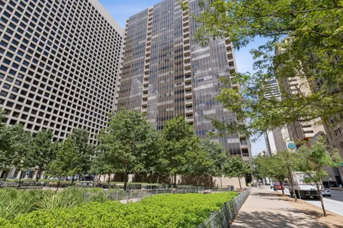 1200 Main Street #2302