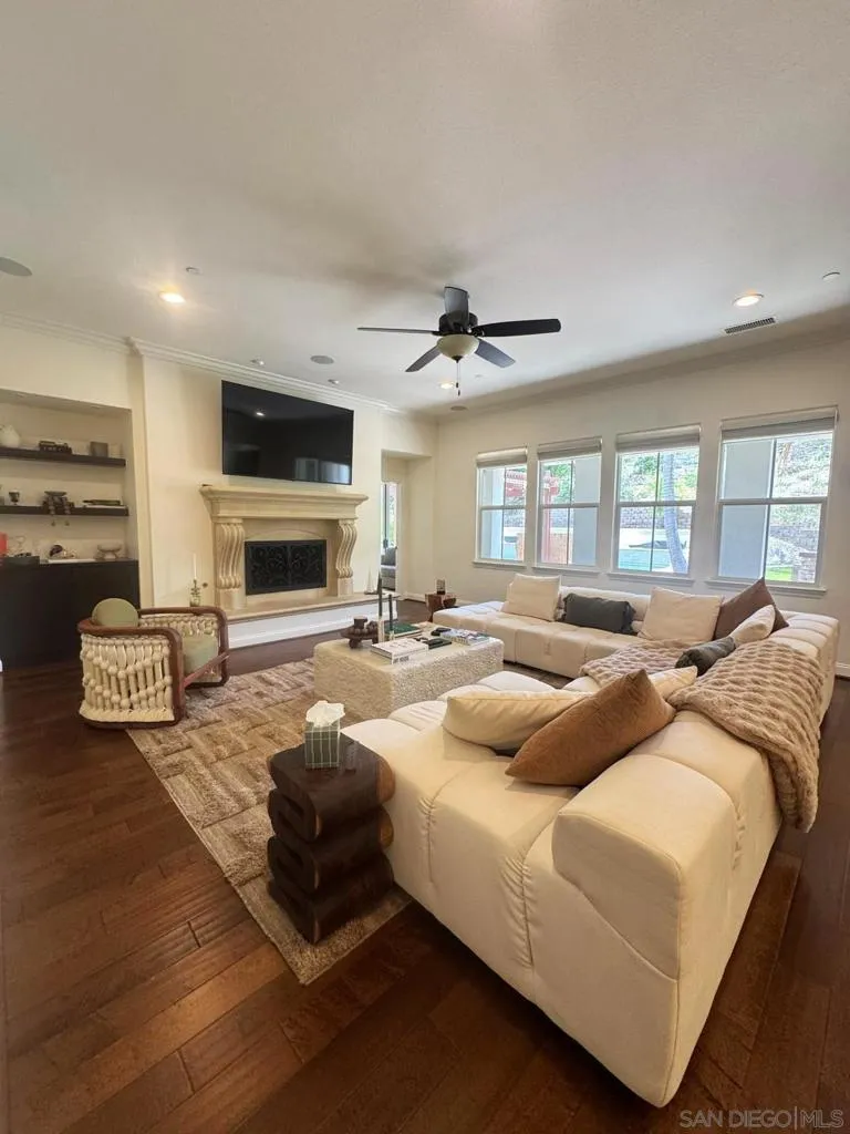 15541 Pinehurst Pl. San Diego, CA 92131