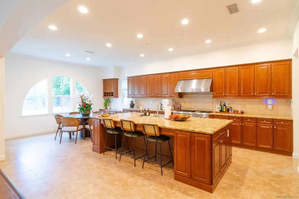 15541 Pinehurst Pl. San Diego, CA 92131