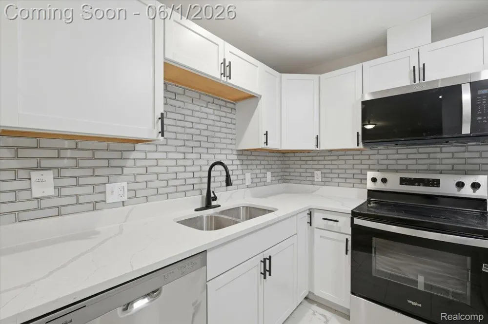 1665 Campau Farms Circle Detroit City, MI 48207