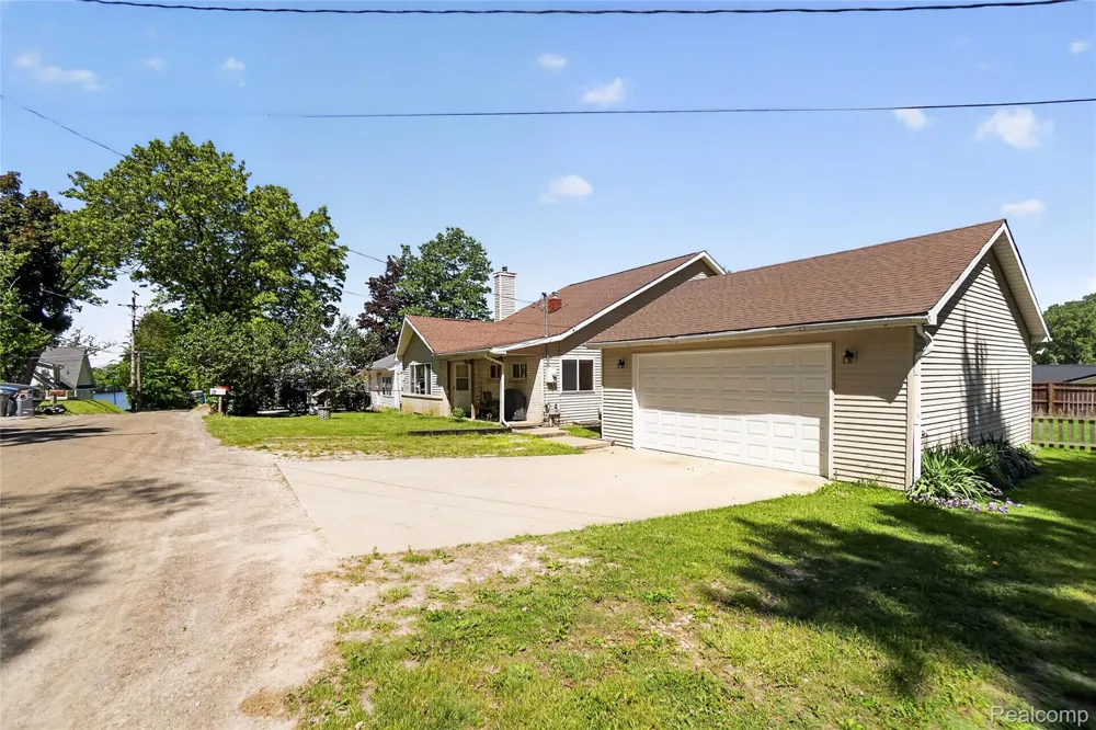 7166 Alpine Drive Argentine Township, MI 48451