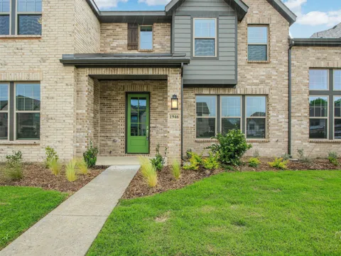 1946 Sweetwater Lane