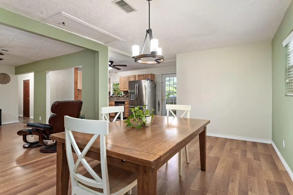 447 County Road 3150 Colmesneil, TX 75938