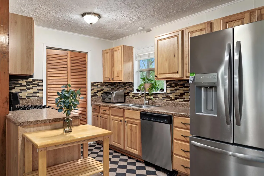 447 County Road 3150 Colmesneil, TX 75938