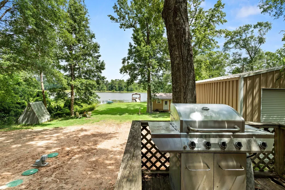 447 County Road 3150 Colmesneil, TX 75938