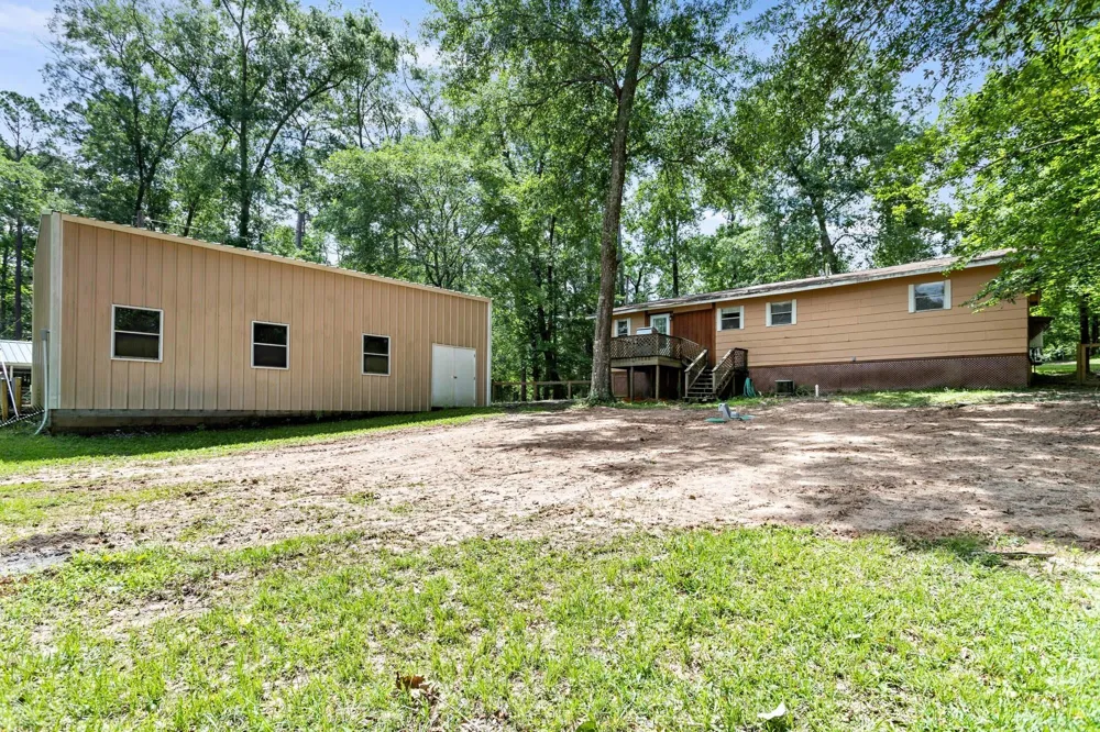 447 County Road 3150 Colmesneil, TX 75938