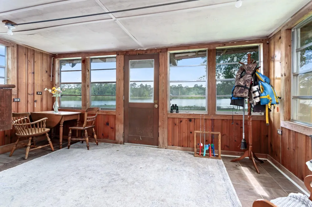 447 County Road 3150 Colmesneil, TX 75938