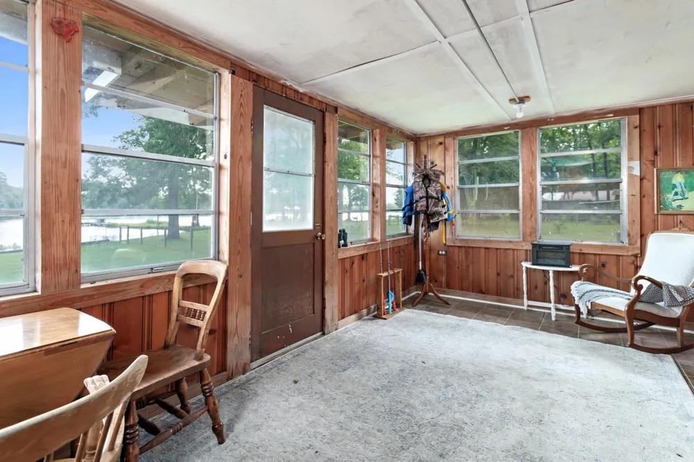 447 County Road 3150 Colmesneil, TX 75938