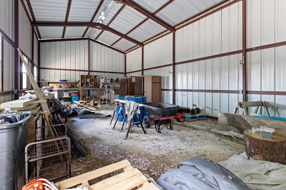 447 County Road 3150 Colmesneil, TX 75938