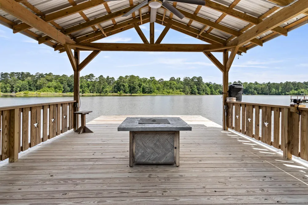 447 County Road 3150 Colmesneil, TX 75938