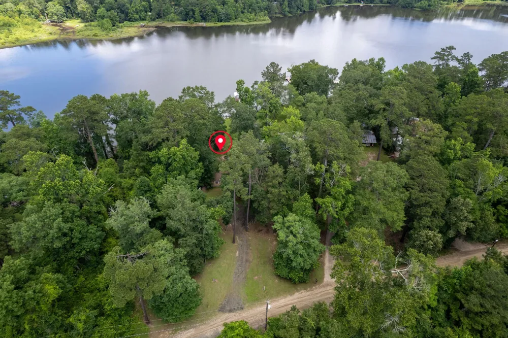 447 County Road 3150 Colmesneil, TX 75938