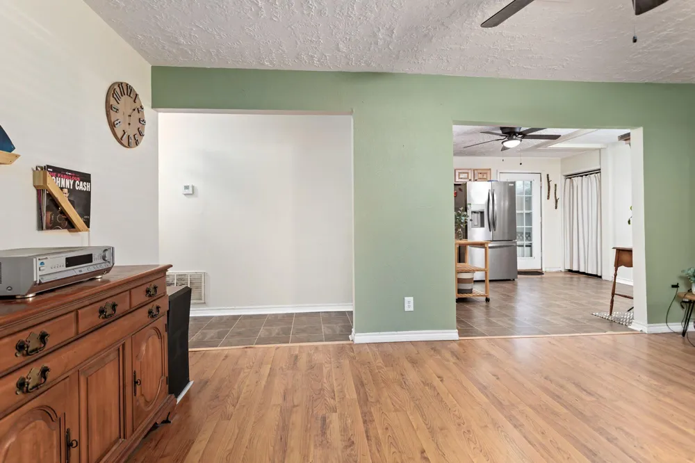 447 County Road 3150 Colmesneil, TX 75938