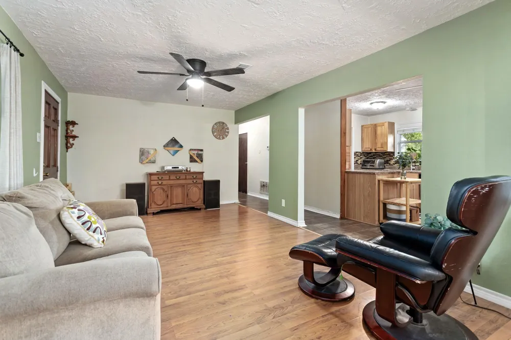 447 County Road 3150 Colmesneil, TX 75938