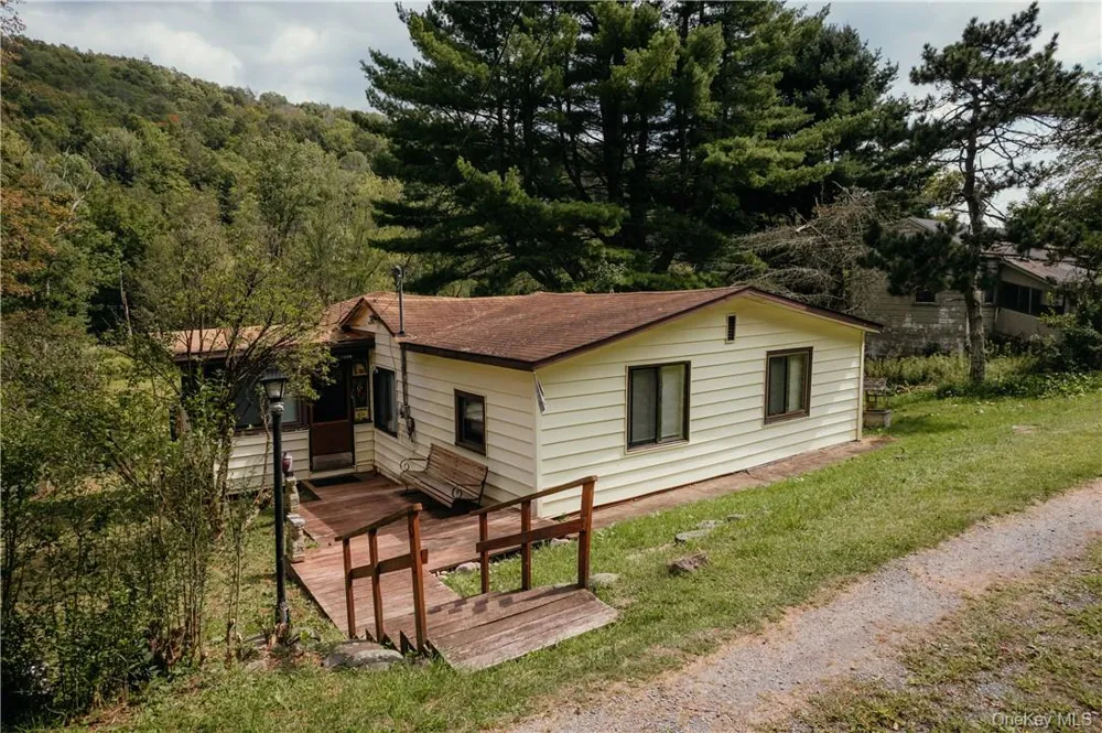 32 Brookside Drive Neversink, NY 12788