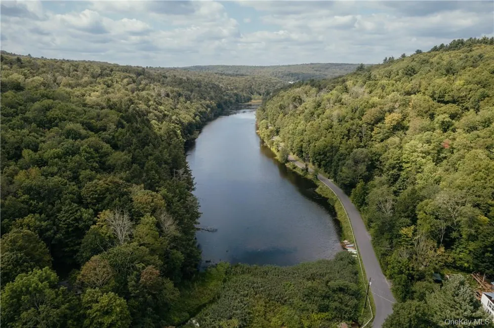 32 Brookside Drive Neversink, NY 12788