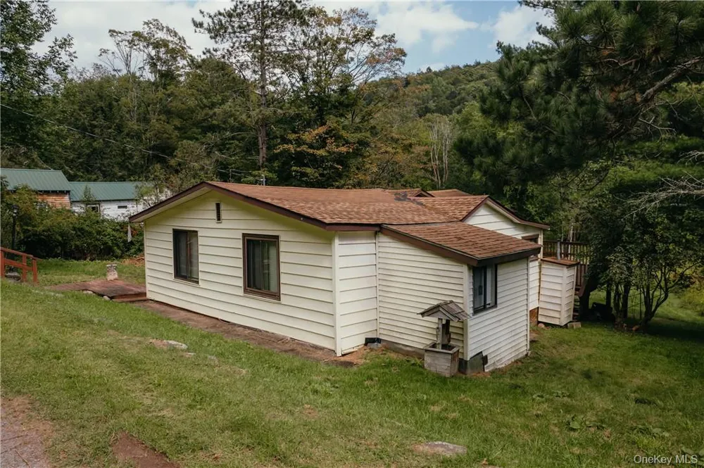 32 Brookside Drive Neversink, NY 12788