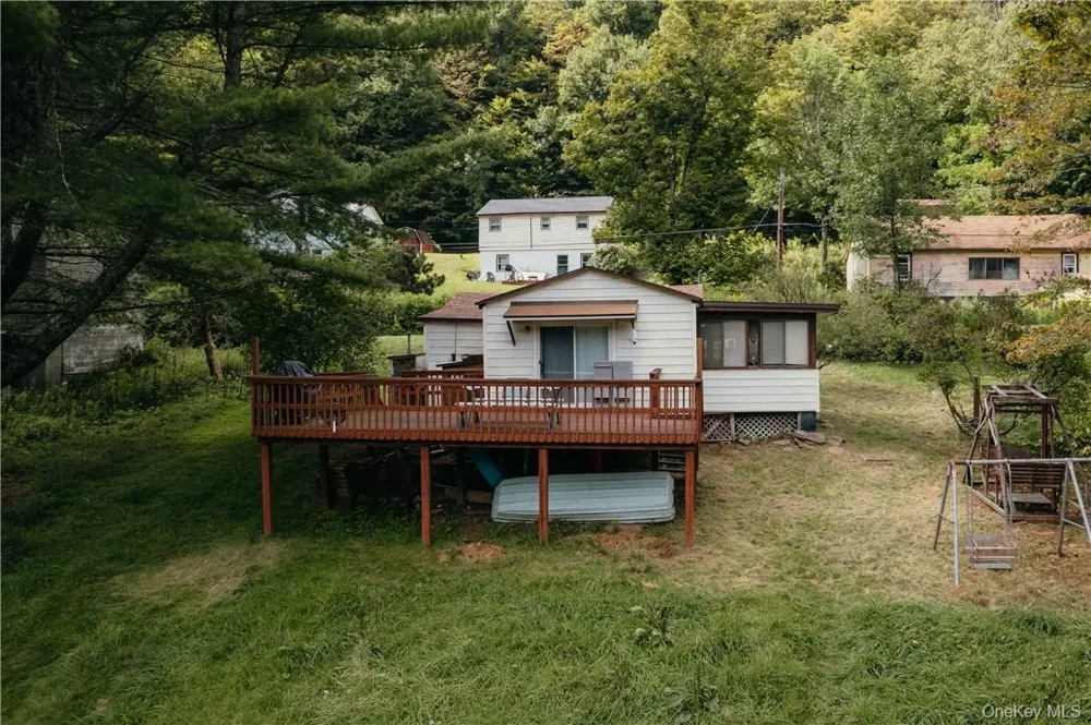 32 Brookside Drive Neversink, NY 12788