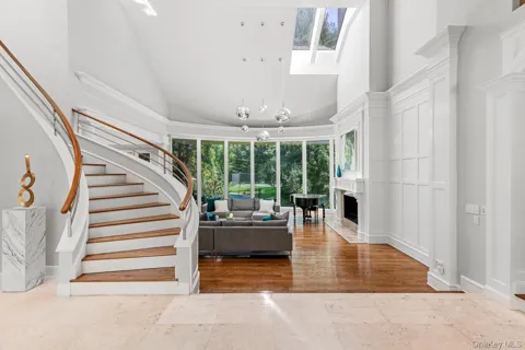 5 Coachmans Court