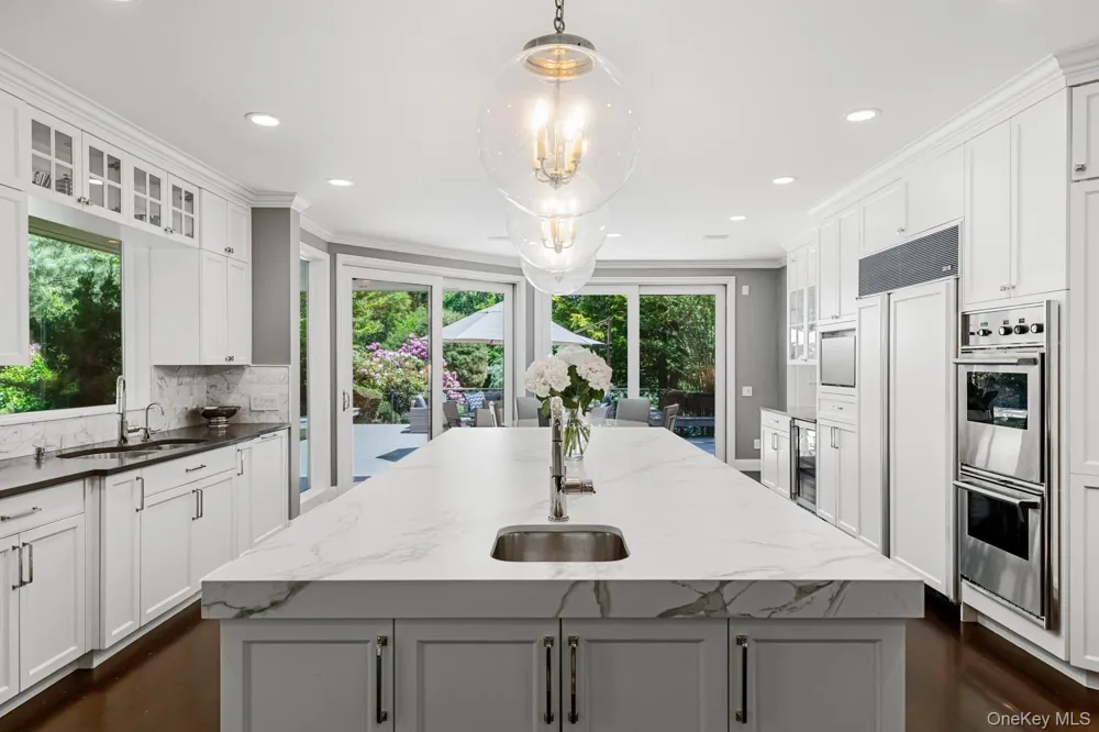 5 Coachmans Court Old Westbury, NY 11568