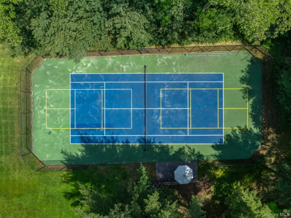 5 Coachmans Court Old Westbury, NY 11568