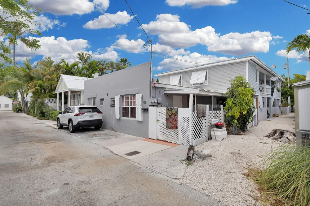 912 Pohalski Street
