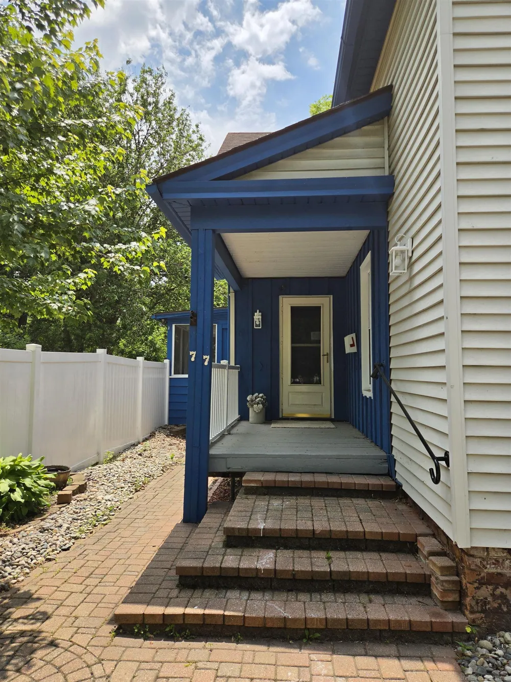 77 Hubbard Street Mt Clemens City, MI 48043