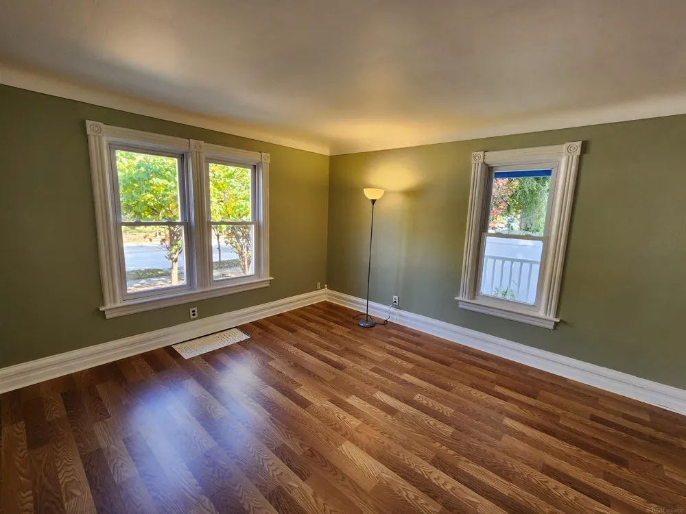 77 Hubbard Street Mt Clemens City, MI 48043