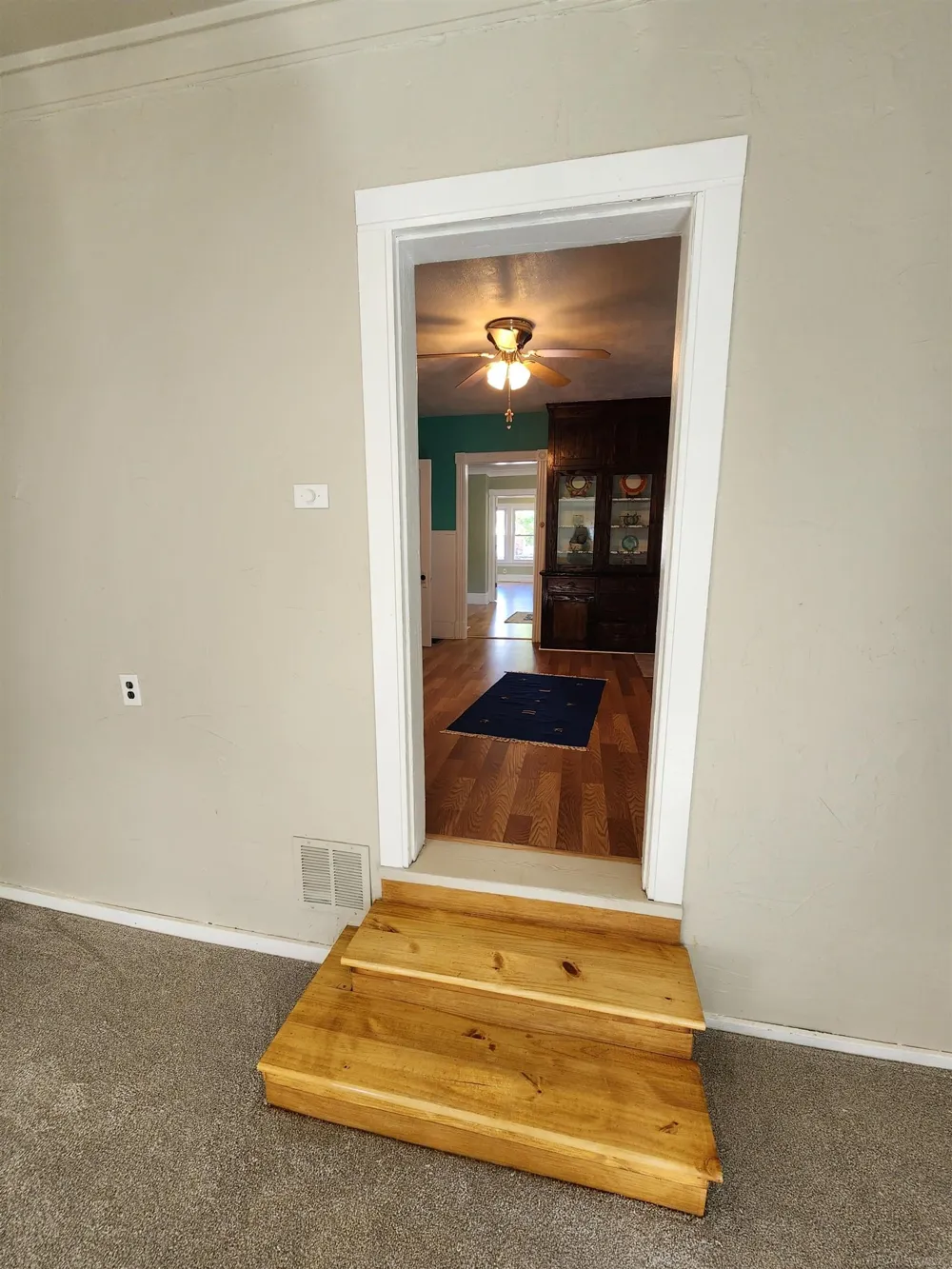 77 Hubbard Street Mt Clemens City, MI 48043