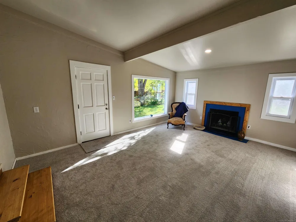 77 Hubbard Street Mt Clemens City, MI 48043