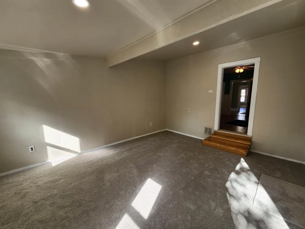 77 Hubbard Street Mt Clemens City, MI 48043