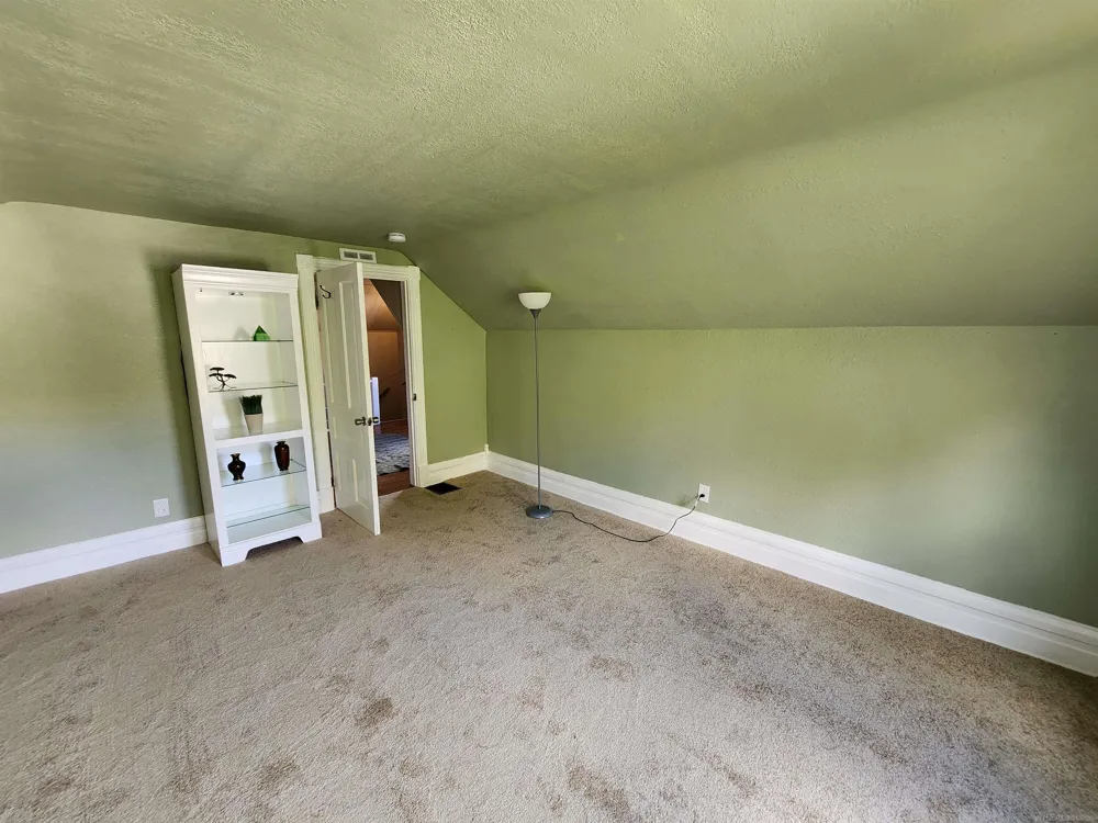 77 Hubbard Street Mt Clemens City, MI 48043