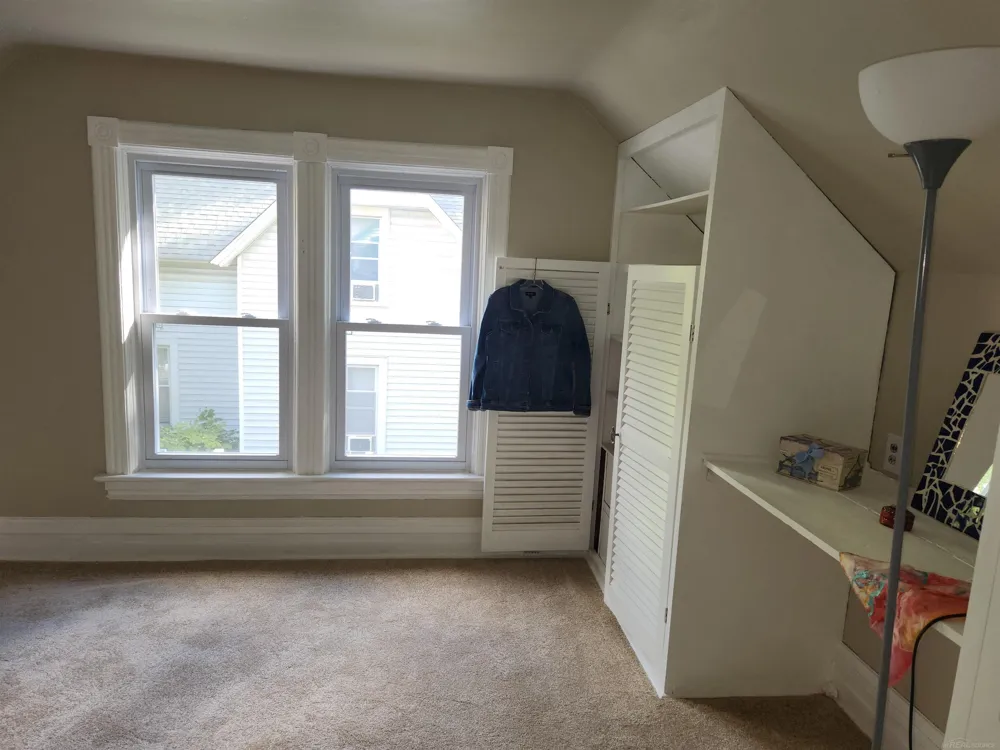 77 Hubbard Street Mt Clemens City, MI 48043